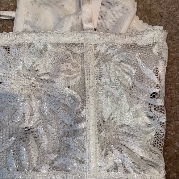 2 FOR THE PRICE OF 1. White corset top & Black corset top. (Victoria Secrets) - Picture 8 of 16